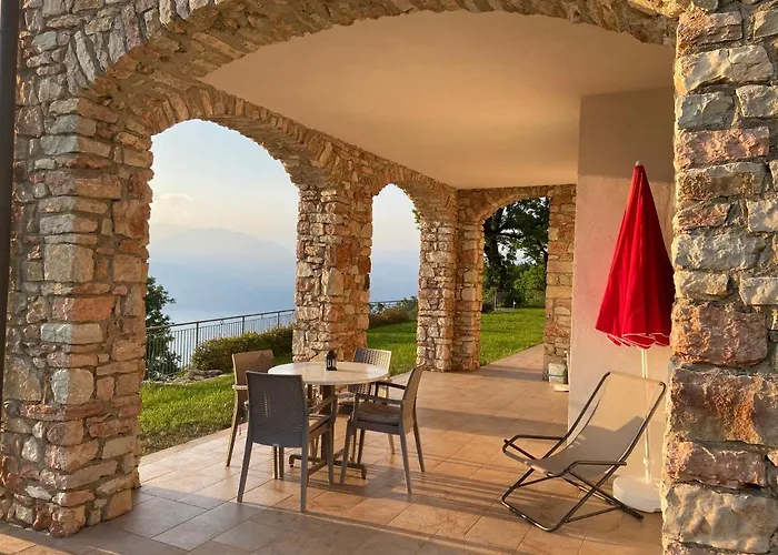 La Casa Di Pericle 브렌조네 술 가르다